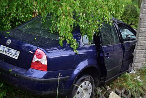 W Łyskowie auto wypadło z drogi po zderzeniu z ciężarówką / ZDJĘCIA-21808