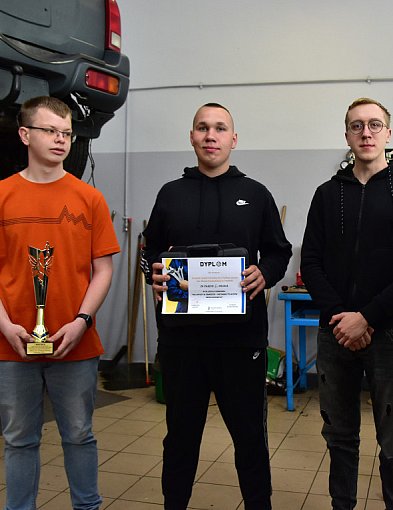 Najlepsi mechanicy pojazdów samochodowych są w ZSLiT!-21900