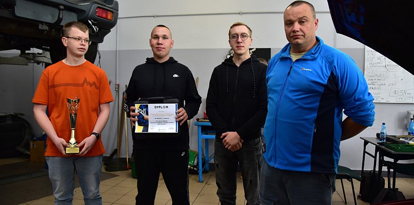 Najlepsi mechanicy pojazdów samochodowych są w ZSLiT! - 21900