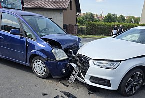 Tuchola: Zderzenie dwóch pojazdów na DW nr 240-22153