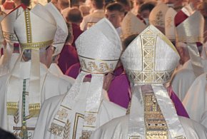Biskupi po obradach. Krytyka ministerstwa i nowa komisja ds. nadużyć-22162