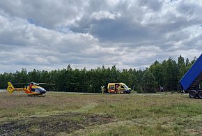 Piła: Ciężarówka zerwała linie średniego napięcia. Kierowca trafił do szpitala-22179