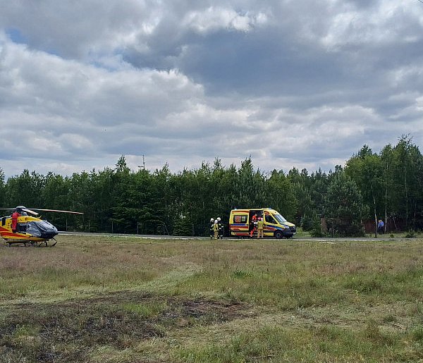Piła: Ciężarówka zerwała linie średniego napięcia. Kierowca trafił do szpitala-22179