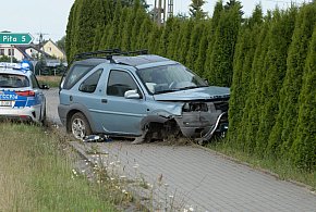 Gostycyn: Pijany kierowca spowodował kolizję i uciekł z miejsca zdarzenia / FOTO-22296