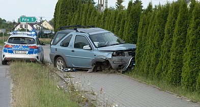 Gostycyn: Pijany kierowca spowodował kolizję i uciekł z miejsca zdarzenia / FOTO-22296