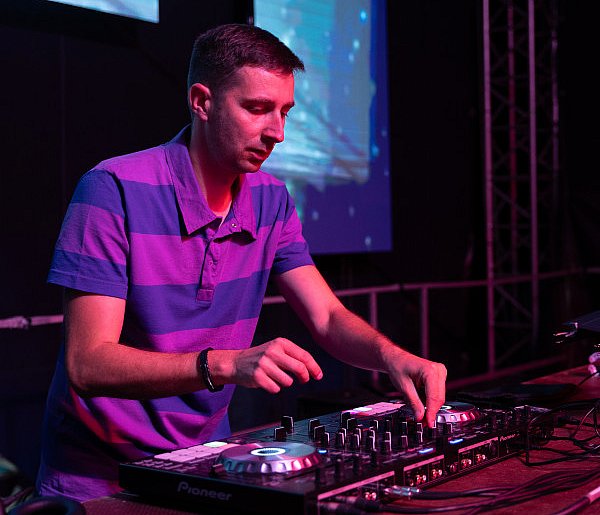 Imprezowo zaczynamy wakacje! DJ Casprov zagra w piątek Tucholi / ZAPOWIEDŹ-22302