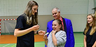 Weronika Gierszewska spotkała się z kibicami i opowiedziała o grze w Tauron Lidze -22366