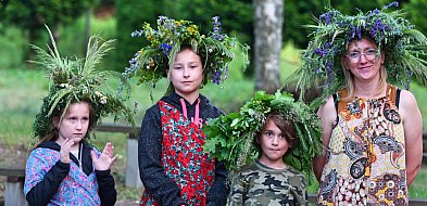 Czarujący Krzywogoniec. Dzieci we wiankach po cichu skradły show FOTO-22408