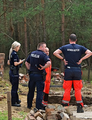 Iwiec gmina Cekcyn. Wypadek podczas rozbiórki budynku! ZDJĘCIA -22437