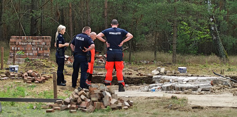 Iwiec gmina Cekcyn. Wypadek podczas rozbiórki budynku! ZDJĘCIA  - 22437