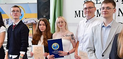 ZSLiT pożegnało uczniów i wyróżniło tych najlepszych ze Szkoły Branżowej / ZDJĘCIA-22487