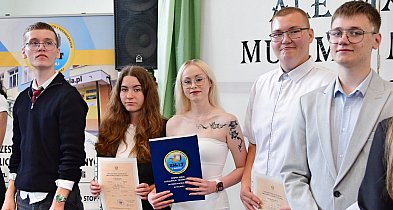 ZSLiT pożegnało uczniów i wyróżniło tych najlepszych ze Szkoły Branżowej / ZDJĘCIA-22487