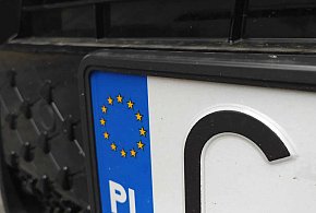 Rejestracja auta przez internet i koniec z przynoszeniem tablic. Rząd przyjął...-22524
