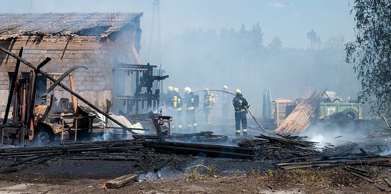 Znowu pożar! Ogień pojawił się w tartaku w Błądzimu / ZDJĘCIA i SZCZEGÓŁY - 22561