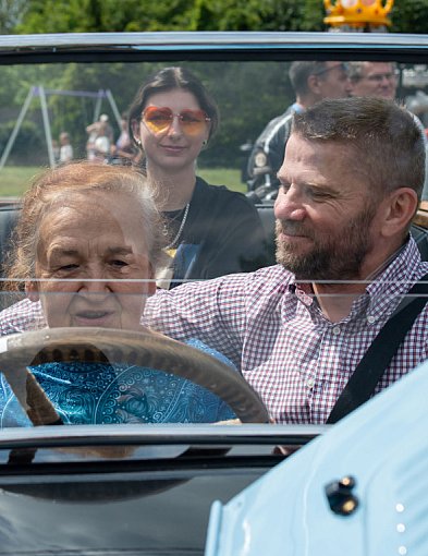 Tuchola: Ponad 200 załóg w parku, w tym auto z 1928 roku! ZDJĘCIA Z WYSTAWY-22667