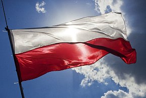 Flaga i hymn na nowo? Rząd chce korekty przepisów dot. symboli narodowych-22691