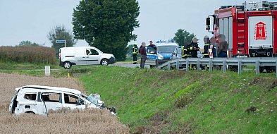 DW240, Bysław. Samochodem jechało 6 osób, prowadził obywatel Kolumbii-22770
