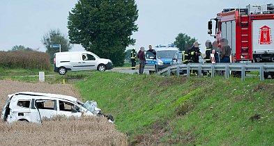 DW240, Bysław. Samochodem jechało 6 osób, prowadził obywatel Kolumbii-22770