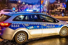 Tuchola. Nożownik zaatakował 30-latka w pobliżu rynku. Zatrzymano podejrzanego-22785