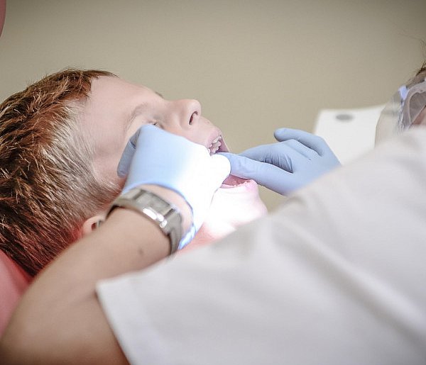 NFZ zapłaci za dentystę. Polacy rezygnują, choć mają to za darmo-22821