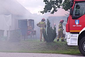 POŻAR! Akcja strażaków w Malej Komorzy. Ogień wybuchł w budynku tuż obok... -22863