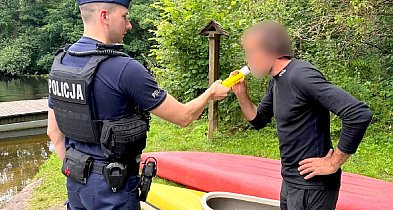 Policjanci kontrolowali trzeźwość kajakarzy-22912