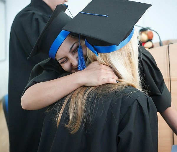 Początek końca pisania magisterek? Wykładowcy biją na alarm-23009