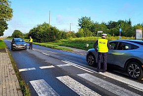 Tucholscy policjanci sprawdzali trzeźwość kierowców. Skontrolowali ponad 400 osó-23017