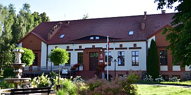 Jak idzie gminie z pokojami na wynajem w pałacu w Kęsowie?-23088