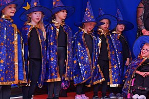 Mądre przedstawienie Przedszkola nr 1 w Tucholi. Tolerancja naszą siłą-4957