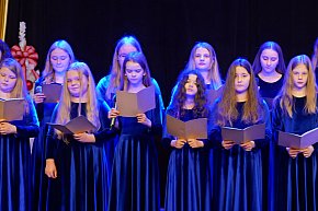 TOK rozbrzmiał kolędą i piosenką świąteczną-5132