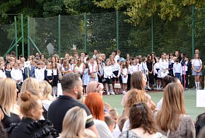 Nowy rok szkolny wystartował. Co się zmienia od 1 września?-23347