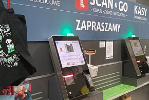 Gigant handlowy może opuścić kraj. Ma w Polsce 800 sklepów-23675