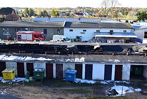 TUCHOLA: Duży pożar przy Chopina. Paliła się stolarnia, skup złomu, warsztat / FOT-24332