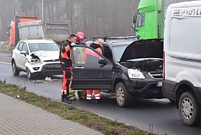 Tuchola: Zderzenie trzech pojazdów w Rudzkim Moście-24963