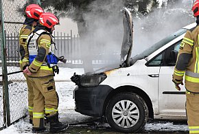 Tuchola: Dlaczego na ul. Kościuszki doszło do pożaru komory silnika w osobówce?-25603