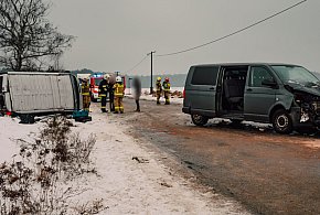 AKTUALIZACJA: 9 osób poszkodowanych w wypadku dwóch busów w Śliwicach / ZDJĘCIA