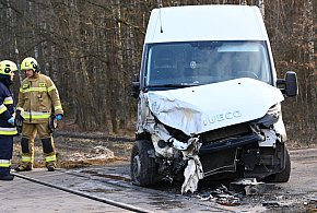 Wierzchucin: Samochód dostawczy wjechał pod pociąg! / ZDJĘCIA