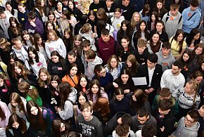 Uczniowie Nowodworka przekonywali, aby zasilić od września ich szeregi / FOTO