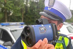 Jechali z o wiele za dużą prędkością! Pożegnali się z prawem jazdy