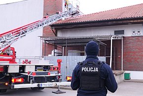 Włamanie i kradzież w markecie w Tucholi? Działania policji od wtorkowego rana