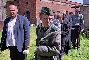 Dawne zabudowania w Bysławiu zamieniły się w plan filmowy "Pięci z Borów".