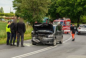 Dziś na DW240 w Bysławiu. Zderzenie trzech samochodów ZDJĘCIA, FILM