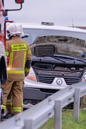 Kamienica - wtorkowy wypadek na znanym łuku drogi-4792