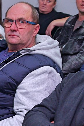 Słupy i sprawa farmy fotowoltaicznej. Spotkanie i co dalej?-4874