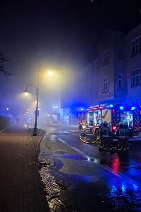 Tuchola. Pożar skupu złomu na ul. Chopina-4879