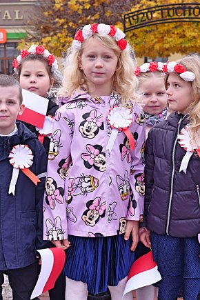 SP 1 i ZSLiA w Tucholi śpiewają hymn Polski-4899