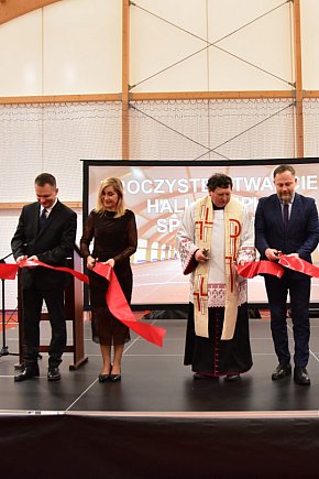 Śliwice: Uroczyście otwarto halę Olimpia przy Szkole Podstawowej im. Ks. Prałata Erharda Staniszewskiego-5028