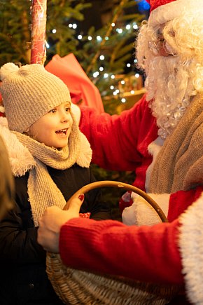 Borowiacki Jarmark na rynku w Tucholi DOMEK-5047