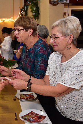 Spotkanie wigilijne osób starszych i działających na ich rzecz w Wielkim Mędromierzu-5069